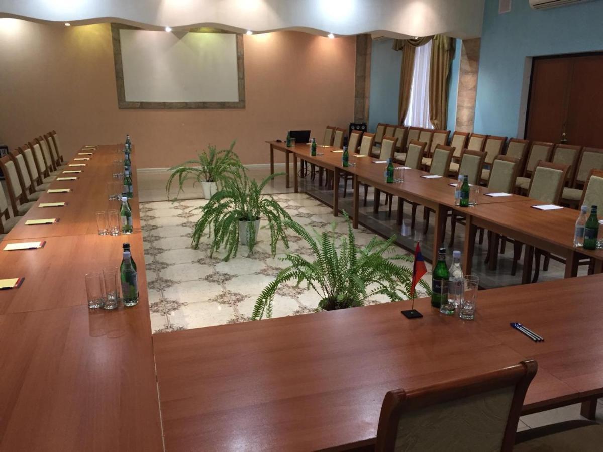 Vayk Hotel Екстериор снимка