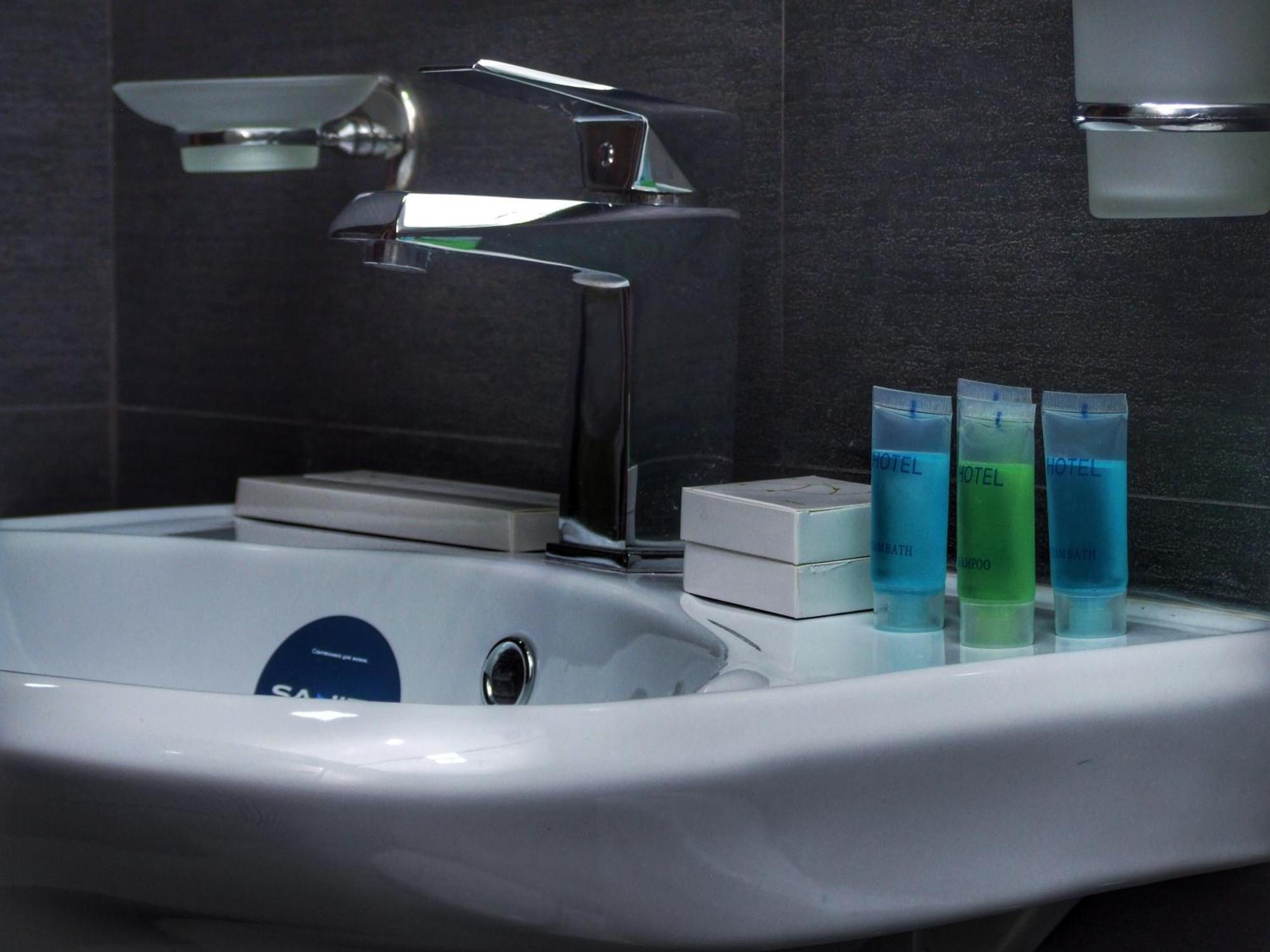Vayk Hotel Стая снимка