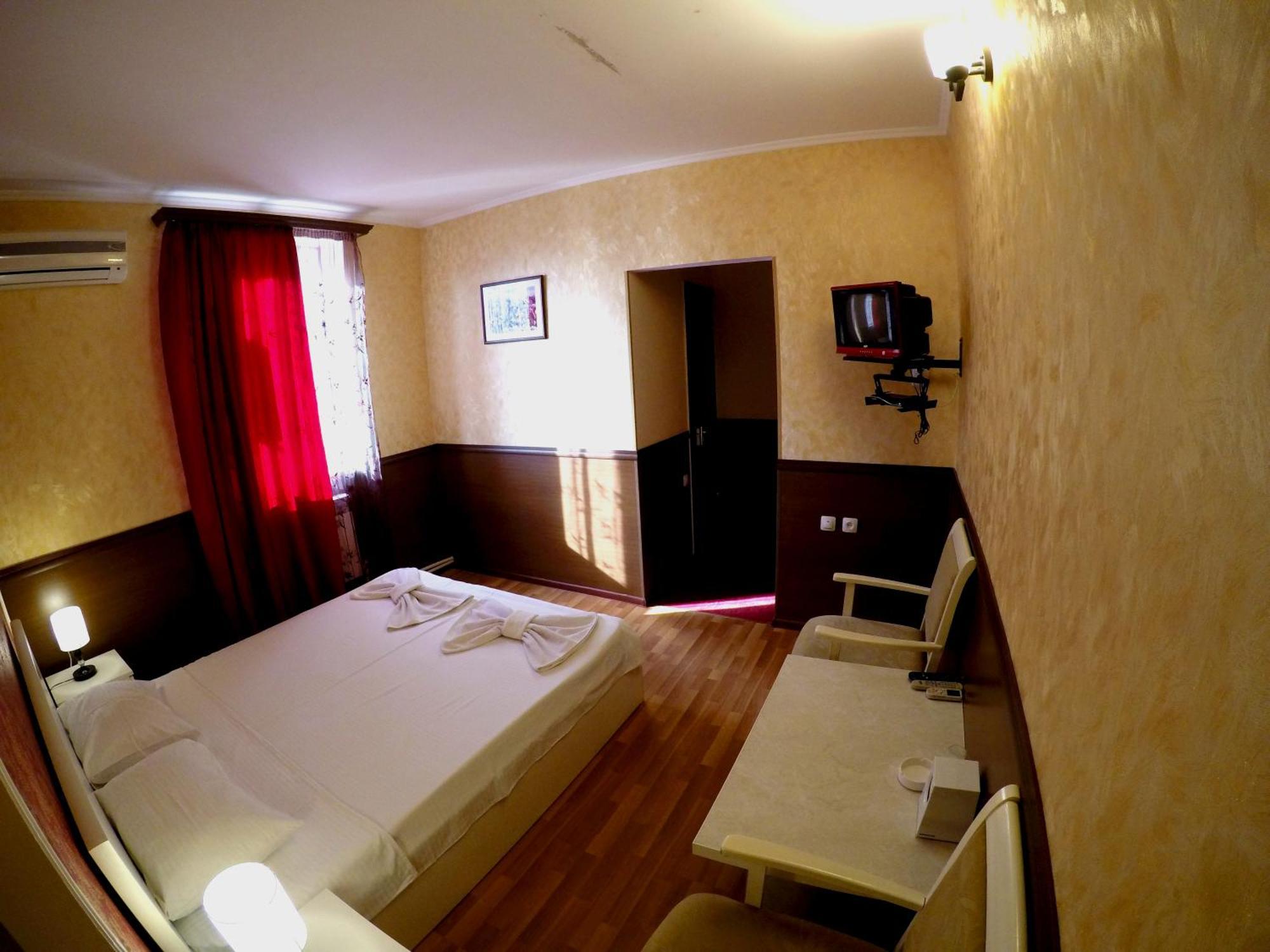 Vayk Hotel Стая снимка