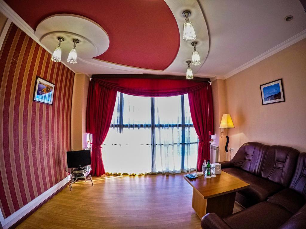 Vayk Hotel Екстериор снимка