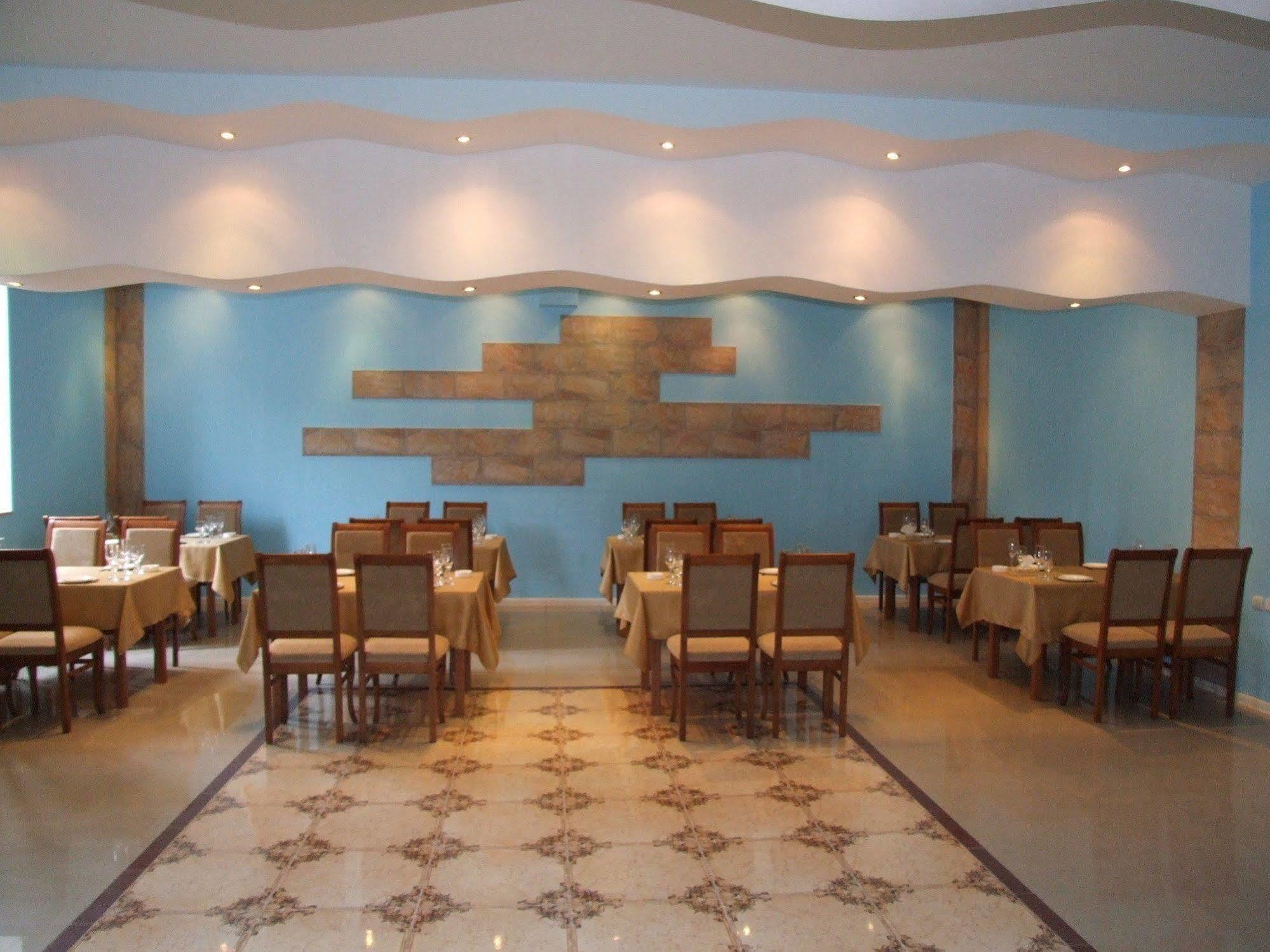 Vayk Hotel Екстериор снимка