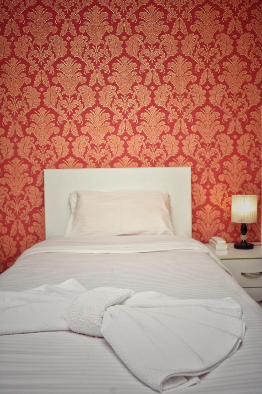Vayk Hotel Екстериор снимка
