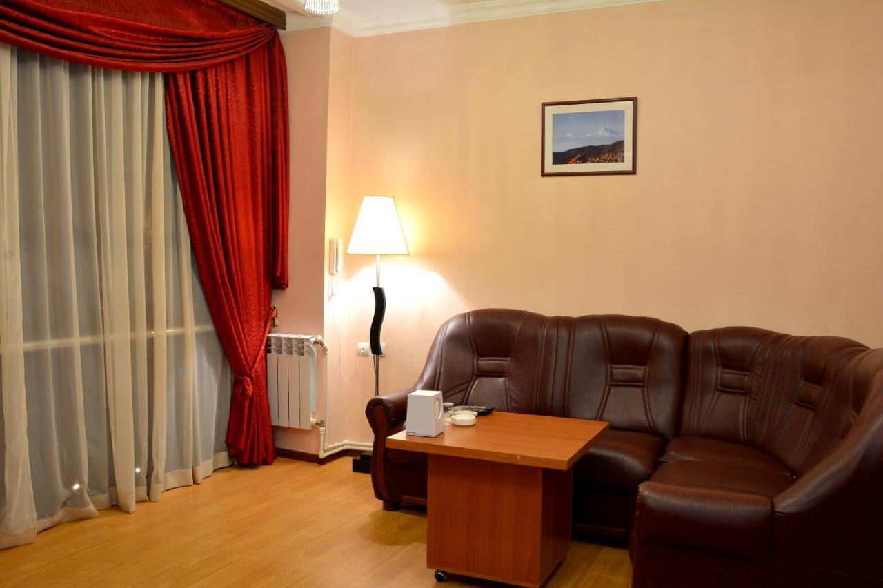 Vayk Hotel Екстериор снимка